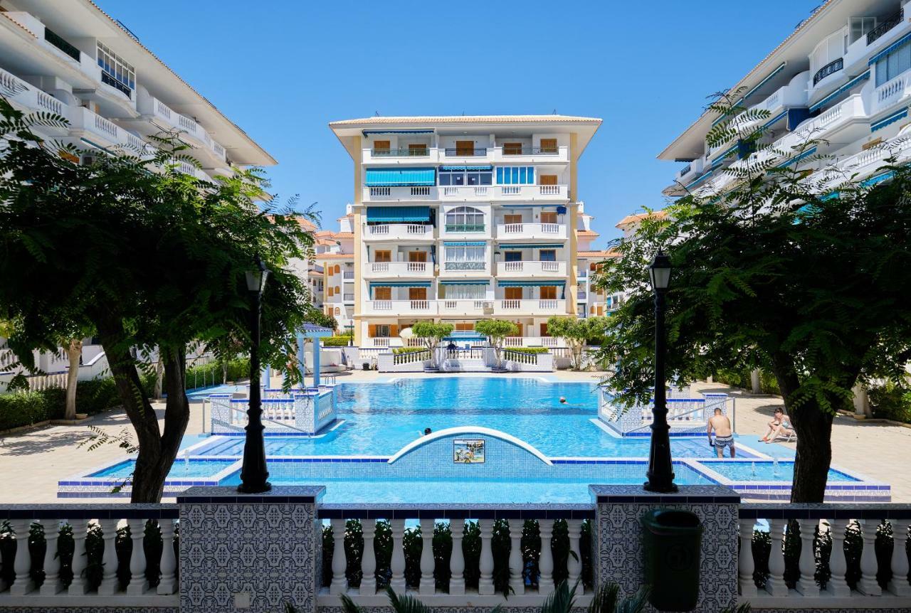 Urb Vinamar Apartment Torrevieja Exterior photo